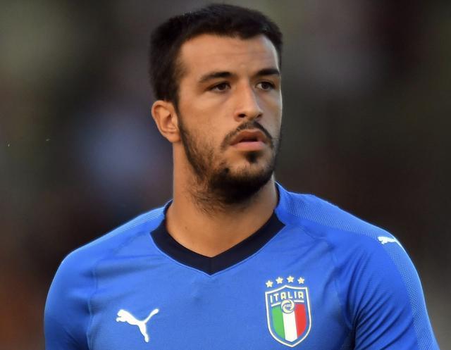 他熟练运用 他熟练运用